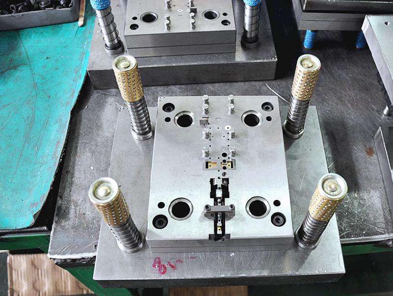 西湖模具制造-01