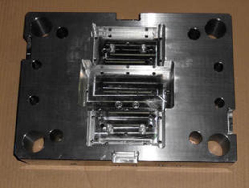 西湖精密塑料模-06